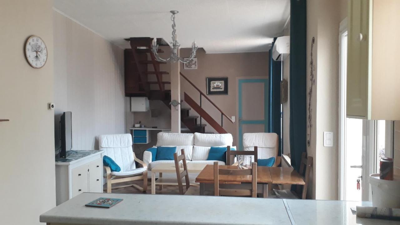 Вилла La Petite Maison Ла-Сейн-сюр-Мер Экстерьер фото